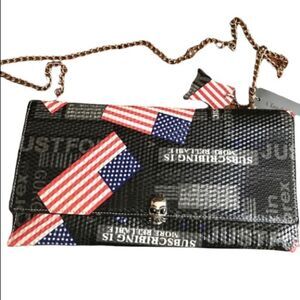 Skull flag purse 6x11.5”